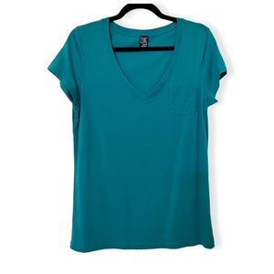 ZINE V-Neck Pocket Tee